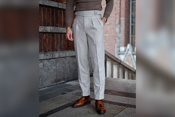 Forward-Pleated Pant Style