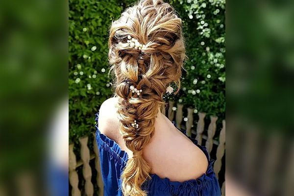 Cute Hairstyles for girls: Greek Inspired Hairdo